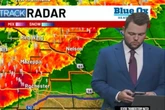 Meteorologist defends decision to text his wife during storm report