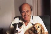 Letter by Roald Dahl criticising an girl’s poem goes up for auction