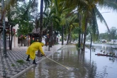 Beryl to regain hurricane strength as it closes in on Texas: live