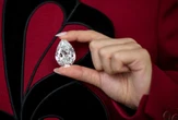 Sotheby’s will accept cryptocurrencies for rare pear-shaped diamond