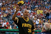 Dave Parker, hard-hitting outfielder nicknamed 'the Cobra,' dies at 74