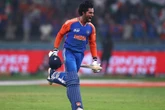 India refuse to take trophy from Pakistani head of Asian cricket