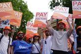 Wes Streeting warns doctors ‘public will not forgive you’ as NHS strike chaos looms