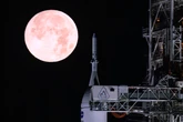 Live updates as Nasa goes back to the Moon