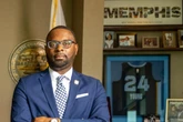 Man arrested after showing up at Memphis mayor’s house with Taser