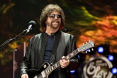 Update issued on final Jeff Lynne’s ELO gig after illness