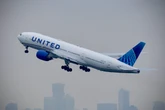 United, American, Delta suspending flights to Middle East