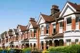 Average house price drops by over £1,000 in a single month