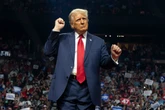 Trump aides trying to stop him golfing and focus on election: Report