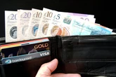 Self-made workers ‘unsure how to manage their savings’