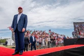 Trump jokingly tells rally-goers not to die in searing Vegas heat