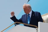 Trump moans about AF1 as he departs Middle East: ‘New ones are coming’