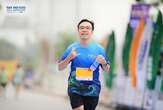 Pocari Sweat hỗ trợ bù nước nhanh cho hơn 10.000 VĐV tại Tay Ho Half Marathon 2024