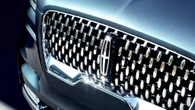 This Lincoln SUV’s Trim Can Literally Fly Off While You’re Driving