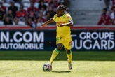 Transfer: French, Saudi clubs scramble for free agent, Simon