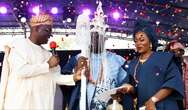 Makinde presents staff of office to new Aseyin of Iseyin