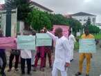 Protesters storm Abia ministry over alleged imposition of monarch on Obohia Ndoki