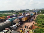 Motorists stuck in gridlock on Lagos-Ibadan Expressway (PHOTOS)