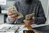 Усім чиновникам – не більше 80 тис. Економіст пояснив, чому ідея Гетманцева та Стефанчука хибна