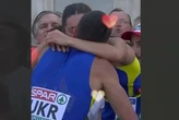 Українські легкоатлети зачарували мережу гарячим поцілунком (відео)