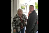 «Краще б тебе вбили!» У Львові жінка принижувала ветерана, який скористувався пільгами