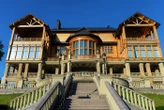 «Межигір'я» тепер державне, але відвідувачів не пукають