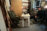 Французьке ТБ показало допит полоненого росіянина: ексклюзивні кадри