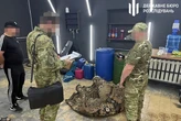 На Івано-Франківщині командир роти, взводний і водій продавали пальне з військової частини