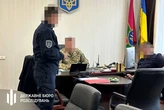 Украв кондиціонери, підлеглих гнав будувати хату: нові деталі справи військового проректора