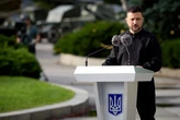 Зеленський ввів санкції проти людей, які допомагають росіянам у війні. У списку – родич Путіна