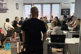 У Києві діяли кол-центри, що обкрадали українців і прославляли Путіна. Прокуратура провела обшуки