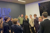 Одіозна румунська депутатка під час візиту до Росії пригрозила «переламати ноги» Зеленському