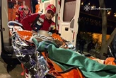 Дніпро: надзвичайники врятували 17-річну дівчину, яка стрибнула з Амурського мосту