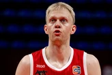 Суд у Парижі залишив під вартою російського баскетболіста Касаткіна