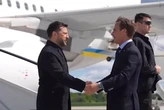 Зеленський прибув до Швеції та анонсував новий оборонний пакет