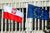 Яхти, сауни та предмети розкоші: Єврокомісія вимагає від Польщі пояснити витрату грантів на відновлення