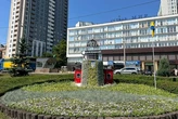 Столичні комунальники показали, як створювався квітник на честь Зміїного острова (фото)