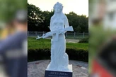 Кременчуцька «Незламна» залишається: Мерія відхилила вимоги про демонтаж скандальної скульптури