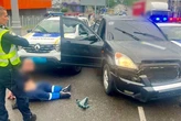 У Києві нетверезий водій без номерів протаранив три авто патрульних, які його блокували