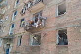 У Києві мешканці зруйнованого будинку внаслідок атаки 8 липня залишаються просто неба