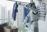 Китай представив універсального робота-домогосподарку (відео)