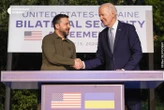 «Ми будемо з Україною до перемоги»: Головні заяви Байдена і Зеленського після підписання угоди