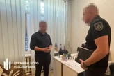 Незаконно списав з військового обліку брата. Працівник ТЦК з Дніпра отримав підозру
