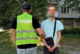 Замах на вбивство через ревнощі. Киянин взявся за ніж, побачивши дружину з іншим