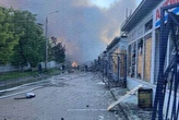 На Почайній згорів антикварний ринок: підприємці намагаються відшукати уцілілі речі (відео)