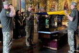 Відспівували там, де й хрестили. Київ попрощався з 21-річним військовим Вадимом Пахомовим
