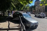 ДТП на Печерську: нетверезий водій намагався втекти заднім ходом і протаранив паркан (відео)