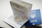 В Україні почалися затримки з видачею закордонних паспортів: поліграфкомбінат «Україна» пояснив причину