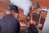 Мігрант на надувному колі намагався дістатися з Африки до Іспанії: плавця дивом врятували