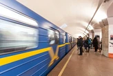 Чоловік співав російською мовою у київському метро. Що вирішив суд